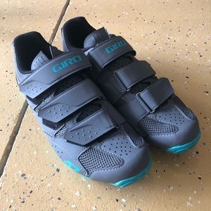 Clipless pedals + shoes